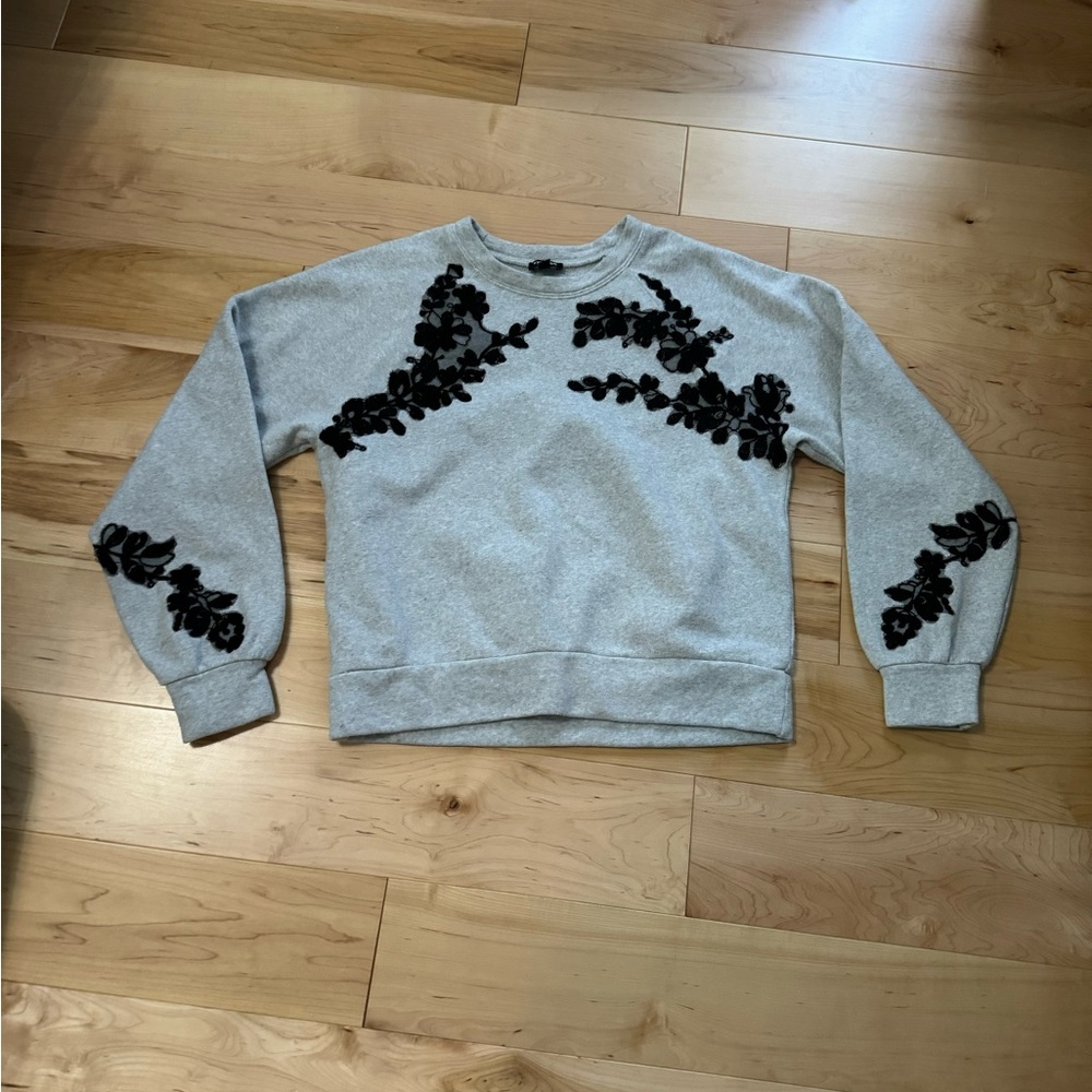 Express appliqué black lace grey sweatshirt